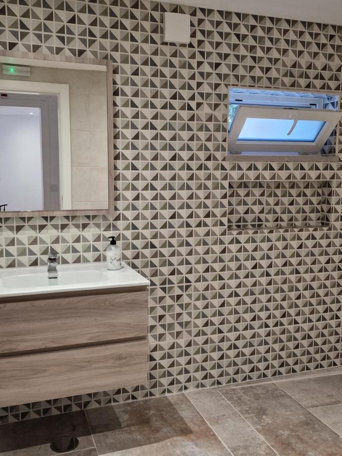 Casa Nikana Turcifal Εξωτερικό φωτογραφία