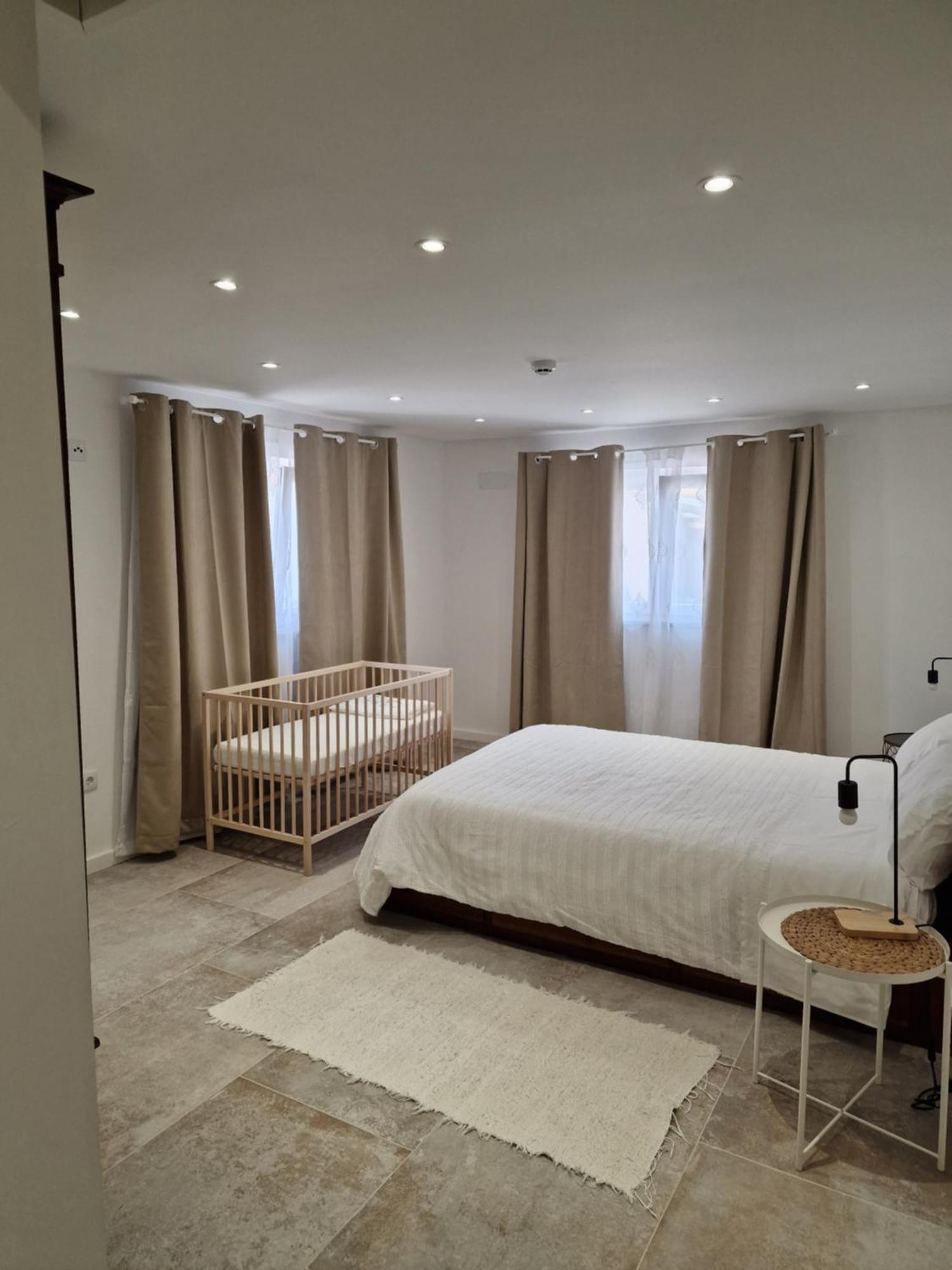 Casa Nikana Turcifal Εξωτερικό φωτογραφία