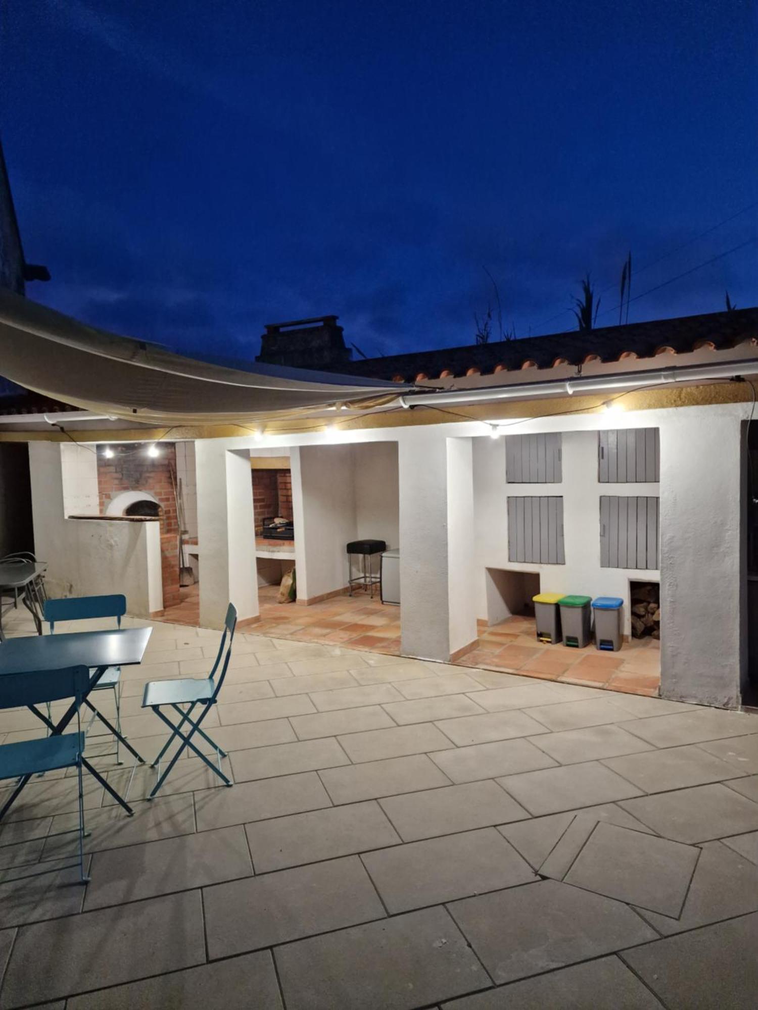 Casa Nikana Turcifal Εξωτερικό φωτογραφία